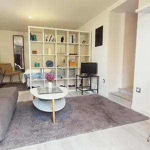 studio-calme-petite-vue-lac.hotels-rhonealpes.com/